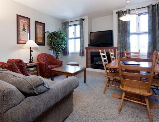 Chilcoot Lodge - 2 Bdrm - Silver Star