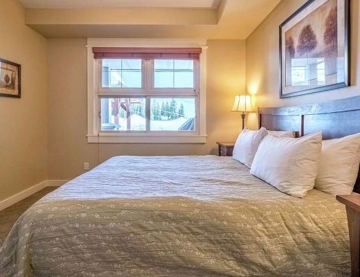 Snowbird Lodge - 2 Bdrm Executive HT (Village) - Silver Star