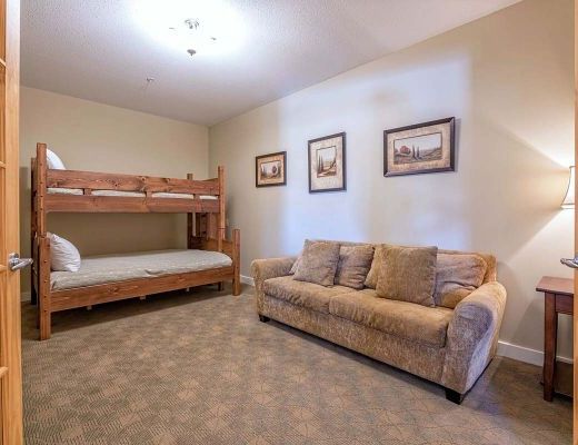 Snowbird Lodge - 2 Bdrm + Den Executive HT (Village) - Silver Star