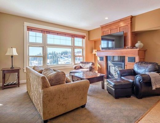 Snowbird Lodge - 3 Bdrm Executive HT (Village) - Silver Star