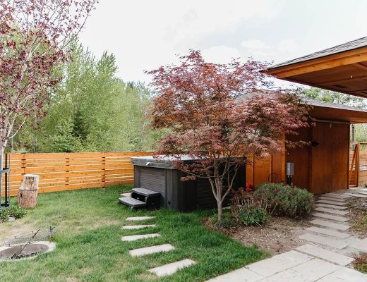 Delta Oasis - 3 Bdrm HT - Kelowna