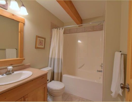 Bullet Creek Cabins - 3 Bdrm + Den HT (V) - Big White