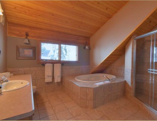 Bullet Creek Cabins - 4 Bdrm + Den HT (V) - Big White