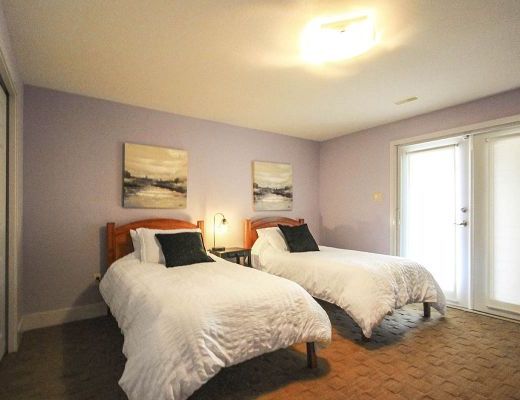 Lakeview Escape - 4 Bdrm w/Heated Pool HT - West Kelowna