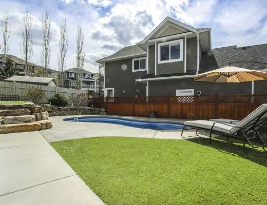 The Veranda - 4 Bdrm Heated Pool - Kelowna (CVH)