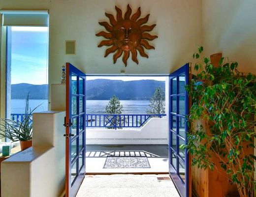 Pura Vida - 3 bdrm Semi lakefront - Kelowna 