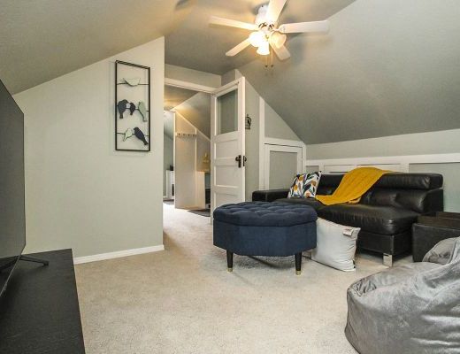 Storybook Home - 4 Bdrm - Kelowna