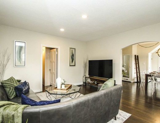 Storybook Home - 4 Bdrm - Kelowna