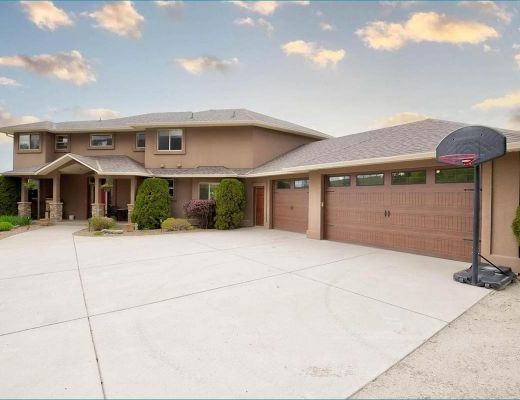 Lake Country Living - 5 Bdrm with heated pool and HT- Lake Country