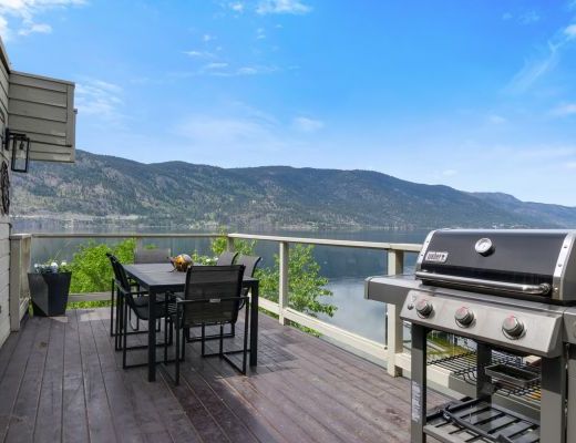 The Waters Edge - 5 Bdrm plus Hot tub - Kelowna (CVH)