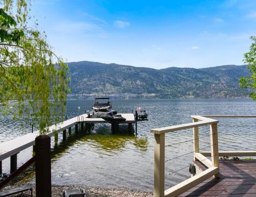 The Waters Edge - 5 Bdrm plus Hot tub - Kelowna (CVH)