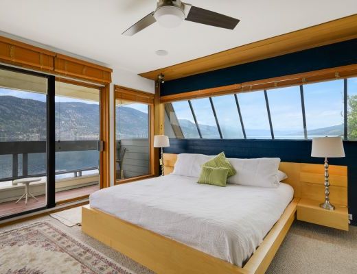 The Waters Edge - 5 Bdrm plus Hot tub - Kelowna (CVH)
