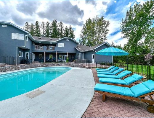 Stay a While Estate - 5 Bdrm Heated Pool and HT - Kelowna