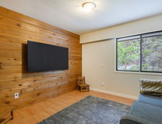 Seclusion Bay Lakehouse 6 Bdrm plus boat lift HT - West Kelowna