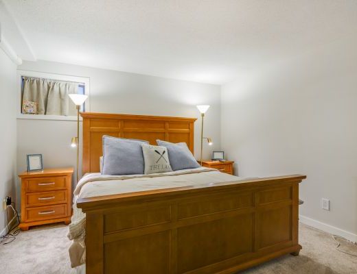 Seclusion Bay Lakehouse 6 Bdrm plus boat lift HT - West Kelowna