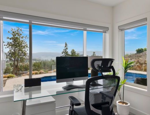 The Retreat - 4 Bdrm w/Heated Pool HT - Kelowna (CVH)