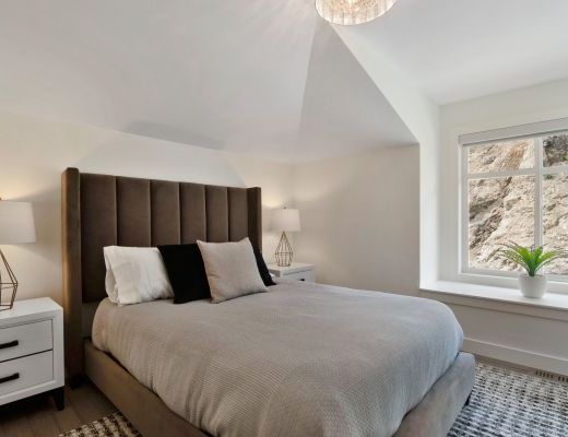 The Retreat - 4 Bdrm w/Heated Pool HT - Kelowna (CVH)