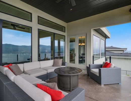 Illustrious Pool Home - 4 Bdrm w/ Pool - West Kelowna (CVH)