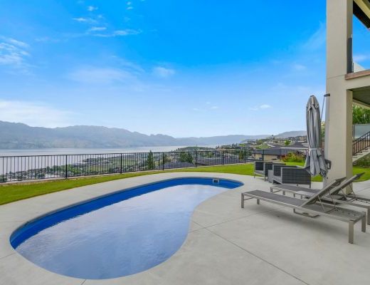 Illustrious Pool Home - 4 Bdrm w/ Pool - West Kelowna (CVH)