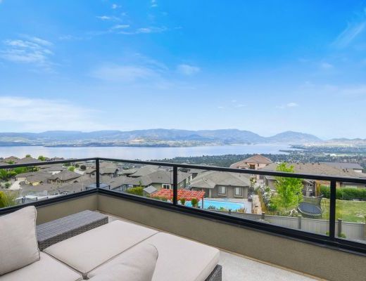 Peak Point Place - 4 Bdrm w/Heated Pool HT - Kelowna (CVH)