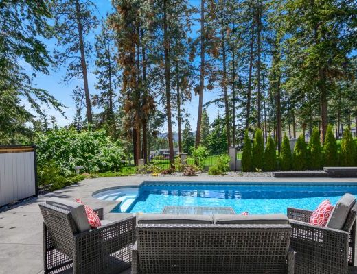 The Hills - 4 Bdrm w/Hot Tub and Heated Pool -  West Kelowna 