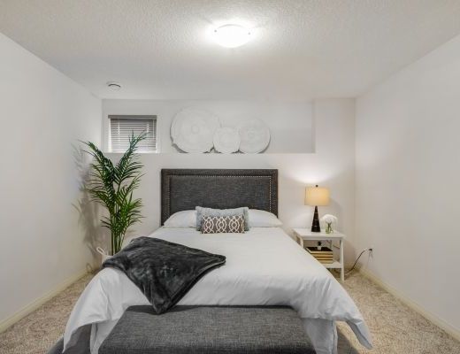 The Hills - 4 Bdrm w/Hot Tub and Heated Pool -  West Kelowna 