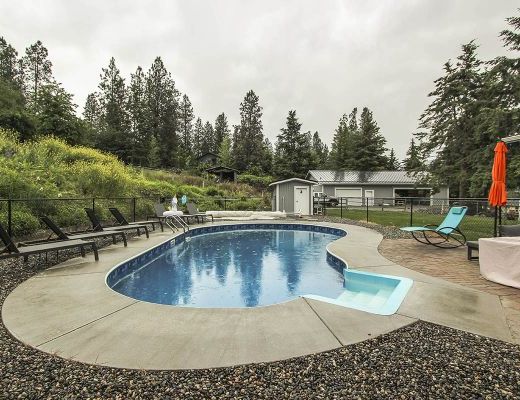 Summer Living - 4 Bdrm w/ Heated Pool - Kelowna