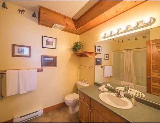 Grizzly Lodge - 1 Bdrm + Den (P)  - Big White