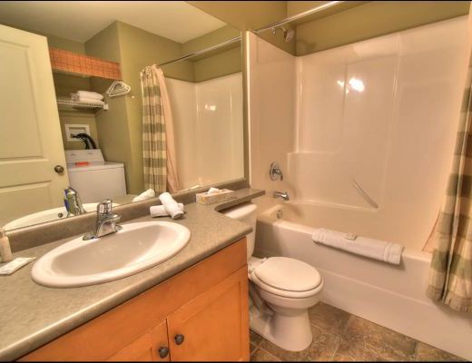 Trappers' Crossing - 1 Bdrm + Den HT (P) - Big White