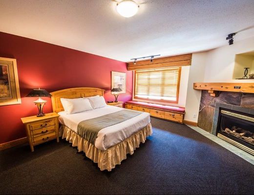 White Crystal Inn - 1 Bdrm + Den - Big White