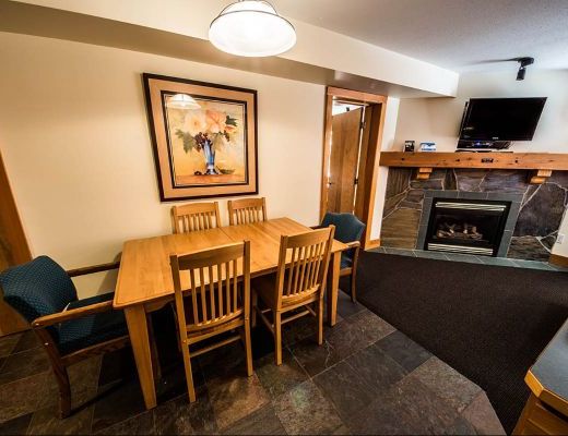 White Crystal Inn - 1 Bdrm + Den - Big White