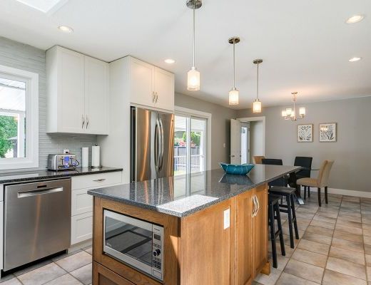 Kelownacation - 5 Bdrm plus Den w/ Pool HT - Kelowna (CVH)