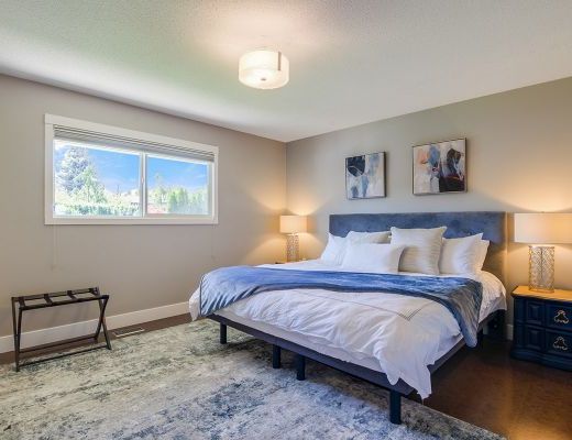 Kelownacation - 5 Bdrm plus Den w/ Pool HT - Kelowna (CVH)