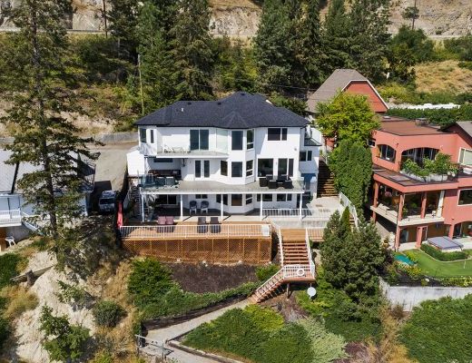 Kelowna Waterfront - 4 Bdrm Lakefront with Lift - West Kelowna (CVH)