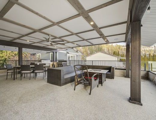 Peachland Beach House - 4 Bdrm w/ Heated Pool - Peachland