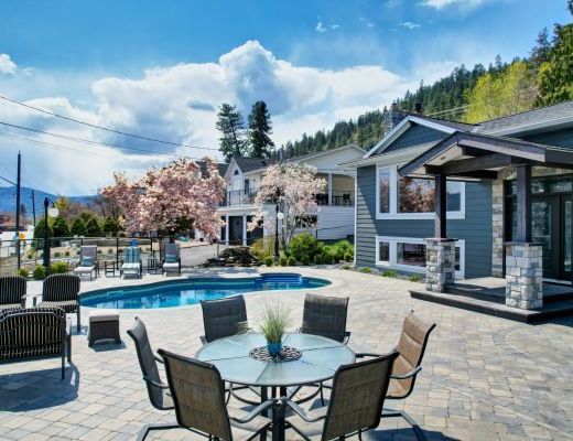 Peachland Beach House - 4 Bdrm w/ Heated Pool - Peachland