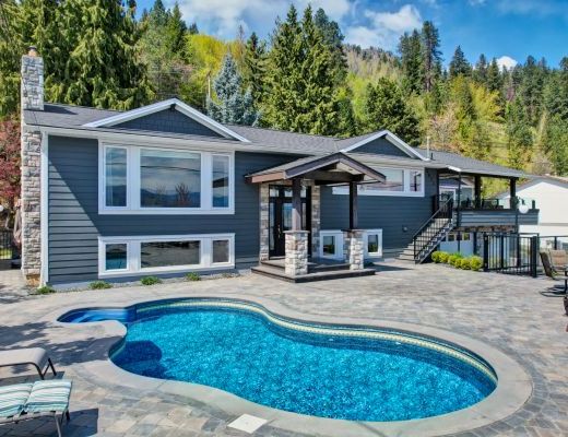 Peachland Beach House - 4 Bdrm w/ Heated Pool - Peachland