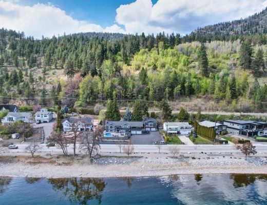 Peachland Beach House - 4 Bdrm w/ Heated Pool - Peachland