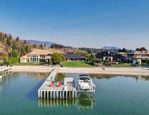 Lakeside Retreat - 5 Bdrm Lakefront with lift - West Kelowna