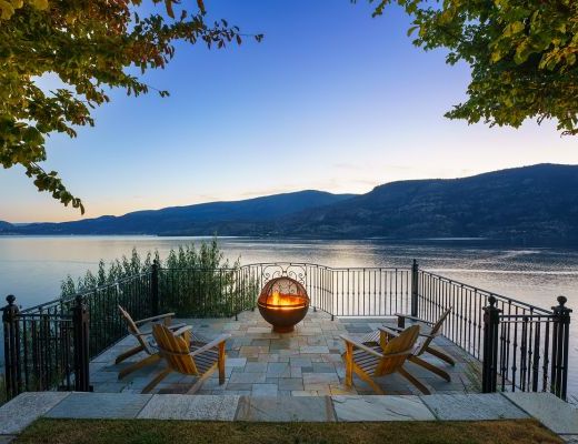 Private Lakefront Chateau & Spa - 4 Bdrm lakefront and Pool - Kelowna