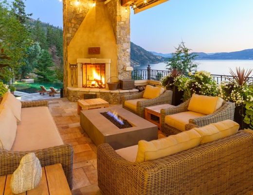 Private Lakefront Chateau & Spa - 4 Bdrm lakefront and Pool - Kelowna