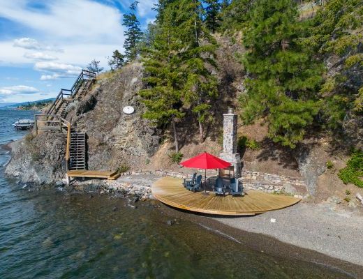 Private Lakefront Chateau & Spa - 4 Bdrm lakefront and Pool - Kelowna