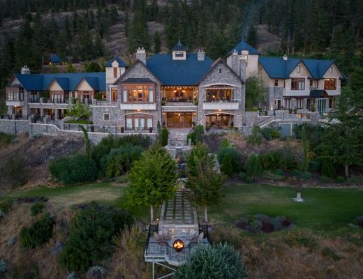 Private Lakefront Chateau & Spa - 4 Bdrm lakefront and Pool - Kelowna