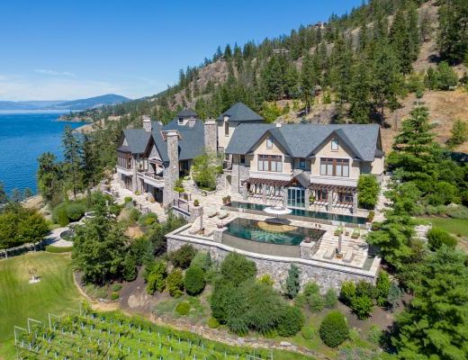 Private Lakefront Chateau & Spa - 4 Bdrm lakefront and Pool - Kelowna