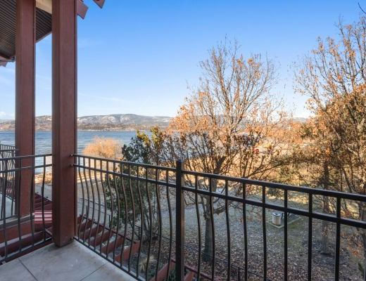 Luxury Lakefront Townhouse -  2 Bdrm - Kelowna