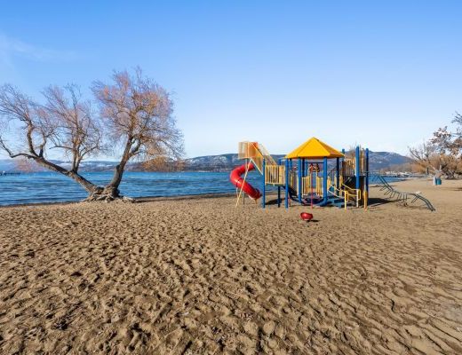 Luxury Lakefront Townhouse -  2 Bdrm - Kelowna