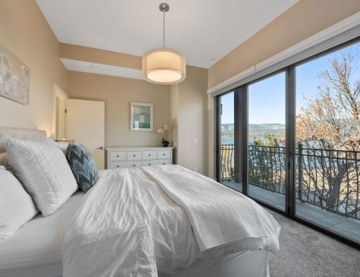 Luxury Lakefront Townhouse -  2 Bdrm - Kelowna