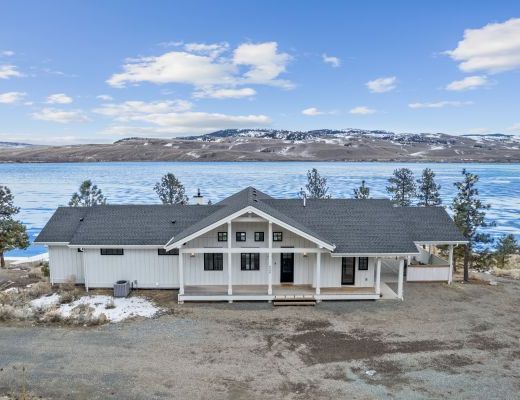 Nicola Lake Tranquility - 6 Bdrm HT - Quilchena