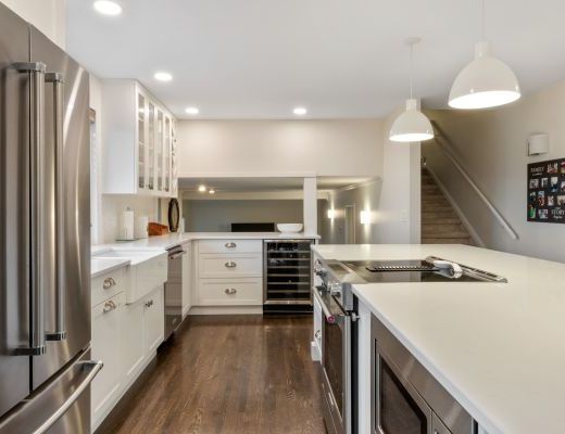 Summer Stays - 4 Bdrm w/ Pool  - Kelowna (CVH)