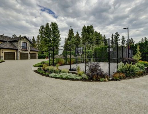 Sunrise Mansion - 8 Bdrm HT with pool - Kelowna